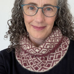 Diamond Daze Cowl by Mrs Rose